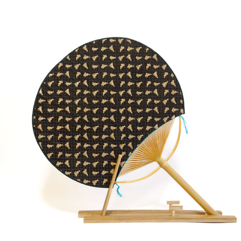 【印傳】房州うちわ 大万月型「兎」